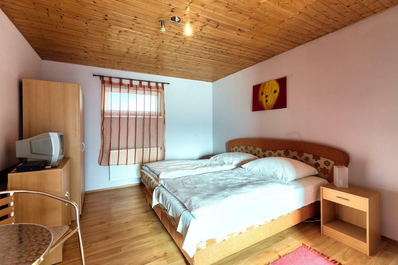 Apartmanovy Dom Red Podhájska Exterior photo