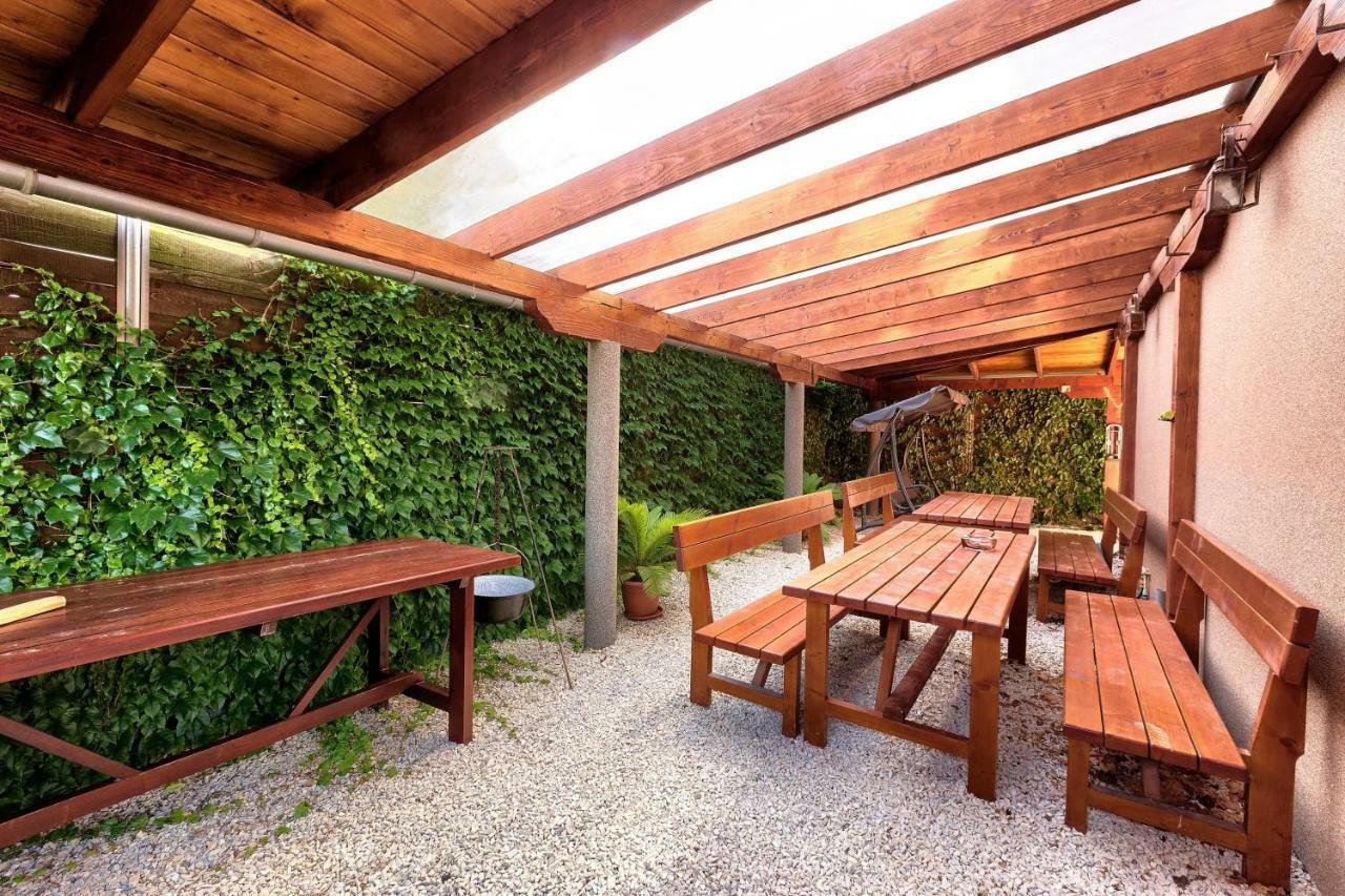 Apartmanovy Dom Red Podhájska Exterior photo