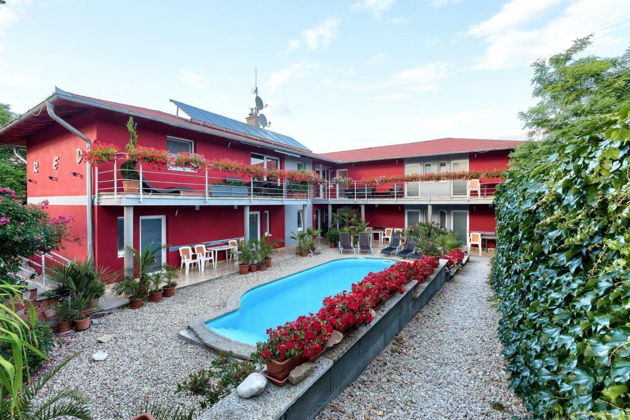 Apartmanovy Dom Red Podhájska Exterior photo