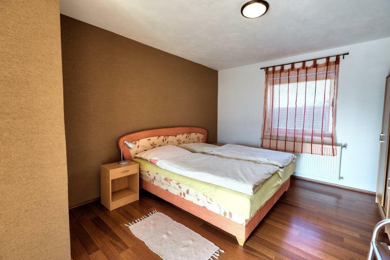 Apartmanovy Dom Red Podhájska Exterior photo