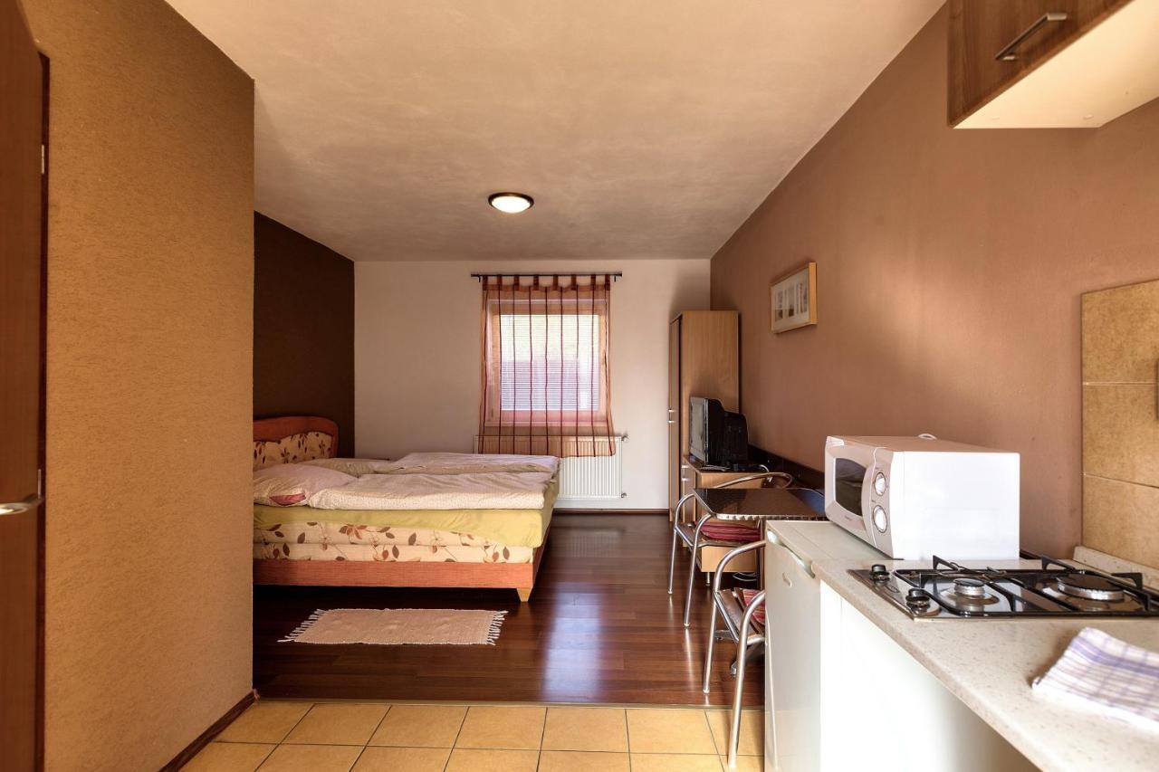 Apartmanovy Dom Red Podhájska Exterior photo